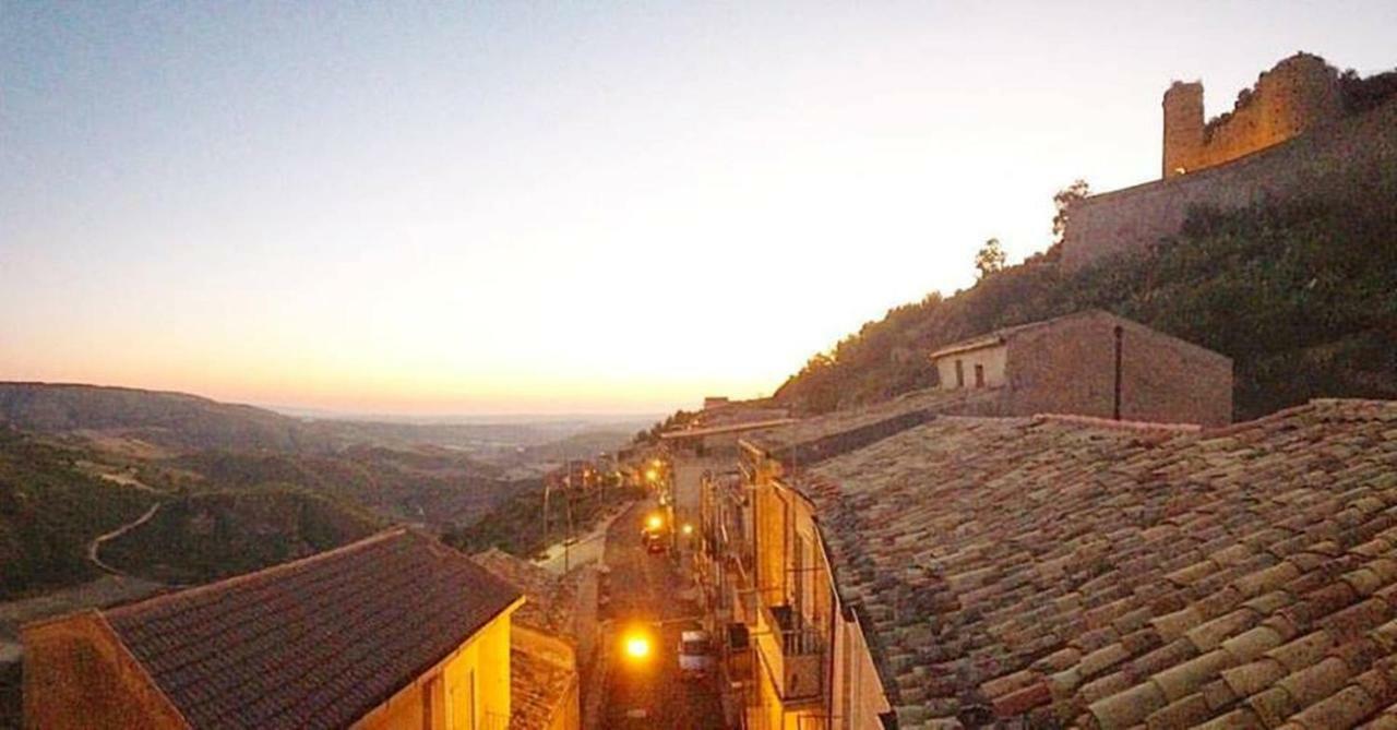 Experience Il Paesino Hotell Licodia Eubea Eksteriør bilde